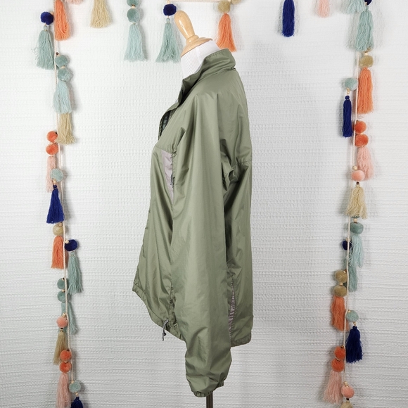 Patagonia Green Windbreaker - Picture 4 of 9